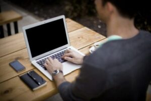 超凡人の副業パパリーマンが『自動収入の仕組み』をつくるまでの物語